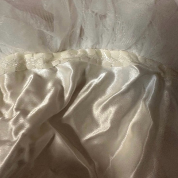 Elegant White Kids Dance Costume - Picture 4 of 9